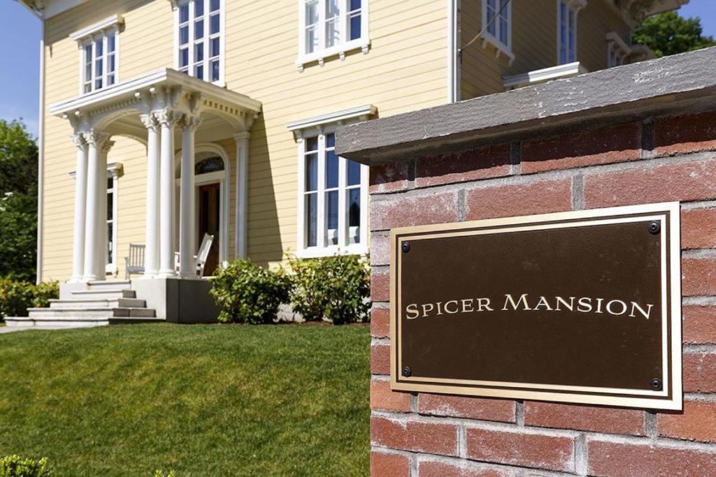 Spicer Mansion Hotel Mystic Exterior foto